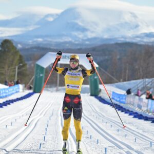 Emilie Fleten i den gula ledarvästen